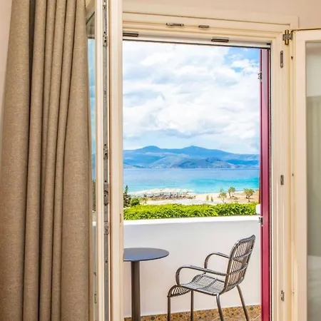 アパートホテル Ariadne 3*