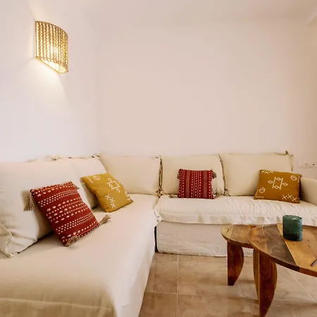 アパートホテル Ariadne