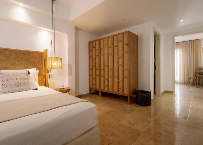 מלון דירות Ariadne 3*