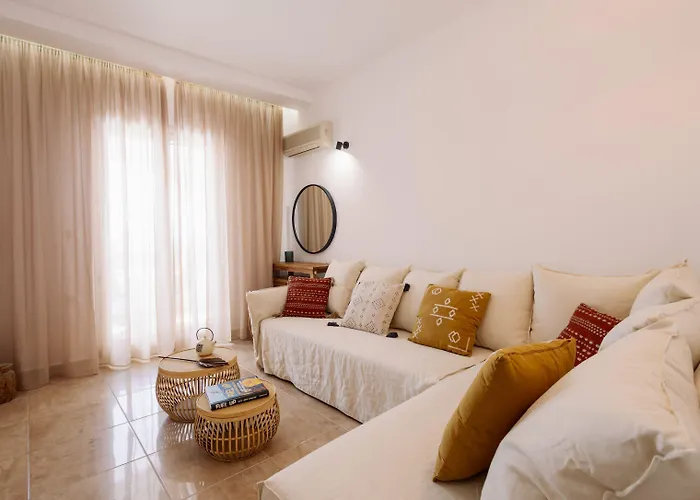 Ariadne מלון דירות 3*