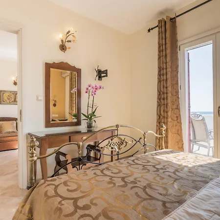 Ariadne Lägenhetshotell 3*